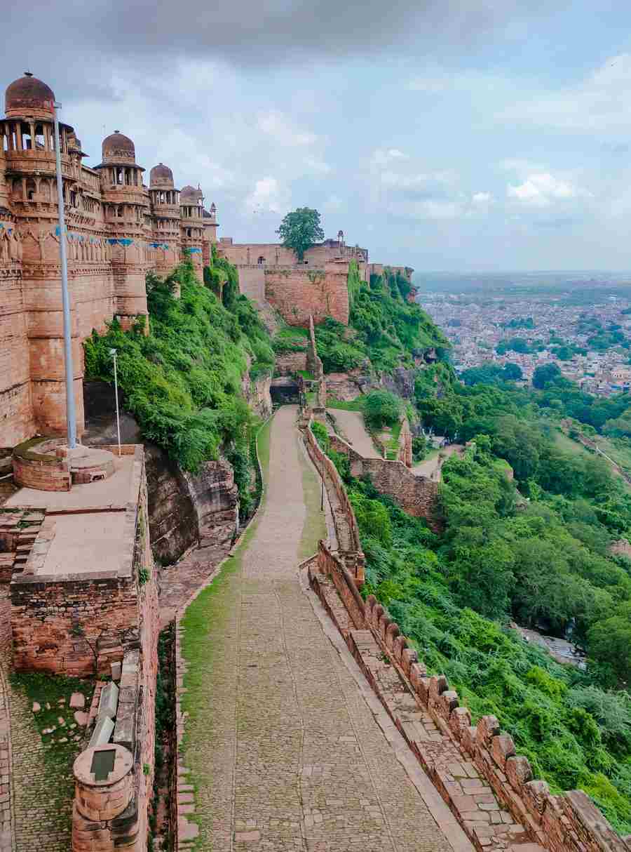 8+ Must-See Destinations in Madhya Pradesh | Book Your Dream Holiday Tour Packages Now Pikme.org